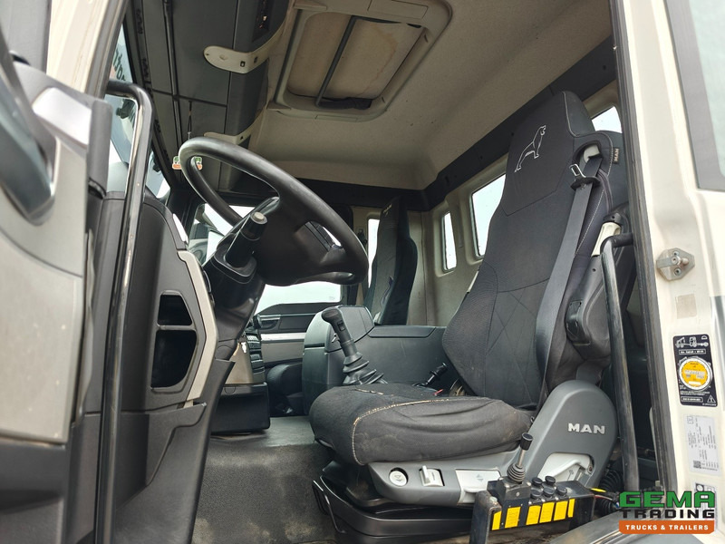 MAN TGS-TGX 26.440 6x4 Dagcabine Euro5 - AJK 20T HaakarmSysteem - Volledig Bladgeveerd - Naafreductie - Handgeschakeld - Pacēlājs ar āķi: foto 5 MAN TGS-TGX 26.440 6x4 Dagcabine Euro5 - AJK 20T HaakarmSysteem - Volledig Bladgeveerd - Naafreductie - Handgeschakeld - Pacēlājs ar āķi: foto 5