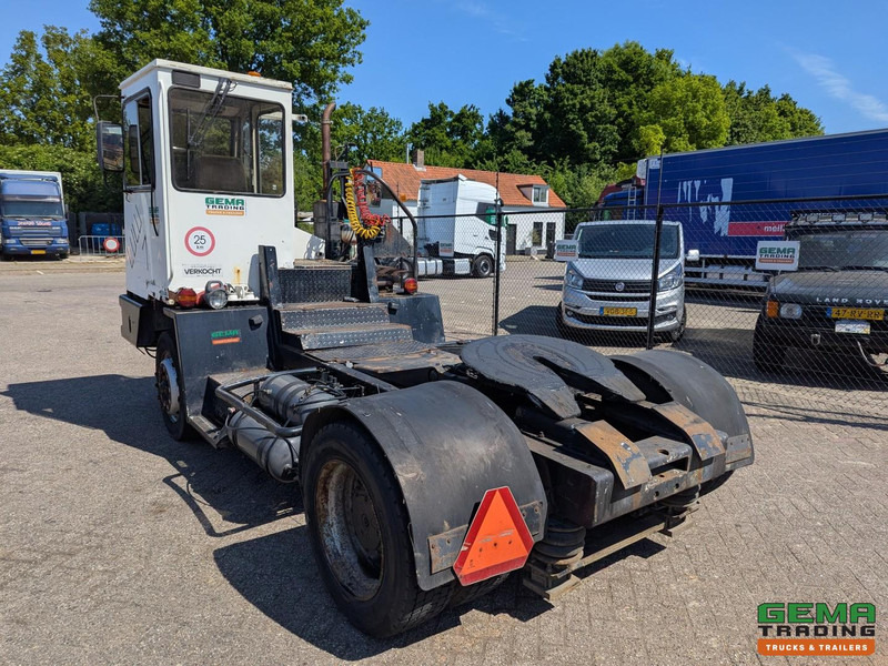 Terberg YT17 MOTOR DEFECT - MMBS Kenteken - Termināļa traktors: foto 4 Terberg YT17 MOTOR DEFECT - MMBS Kenteken - Termināļa traktors: foto 4