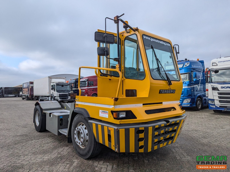 Terberg YT222 Allison - Schotel 30T - Landbouw kenteken - Termināļa traktors: foto 2 Terberg YT222 Allison - Schotel 30T - Landbouw kenteken - Termināļa traktors: foto 2