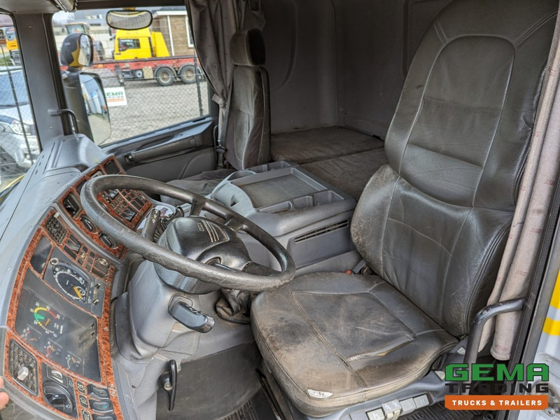 Scania P114-340 LA 4x2 CP19 Euro3 Manual - Side Skirts - Toolbox (T1350) - Vilcējs: foto 5 Scania P114-340 LA 4x2 CP19 Euro3 Manual - Side Skirts - Toolbox (T1350) - Vilcējs: foto 5