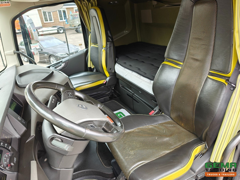 Volvo FH16-750 6x2 Globetrotter XL Euro6C - VEB+ - Volume Combi - Dubbele Tanks - IparkCool - SMARTTacho V2 - 07/2026 APK - Kravas automašīna ar slēgto virsbūvi: foto 5 Volvo FH16-750 6x2 Globetrotter XL Euro6C - VEB+ - Volume Combi - Dubbele Tanks - IparkCool - SMARTTacho V2 - 07/2026 APK - Kravas automašīna ar slēgto virsbūvi: foto 5