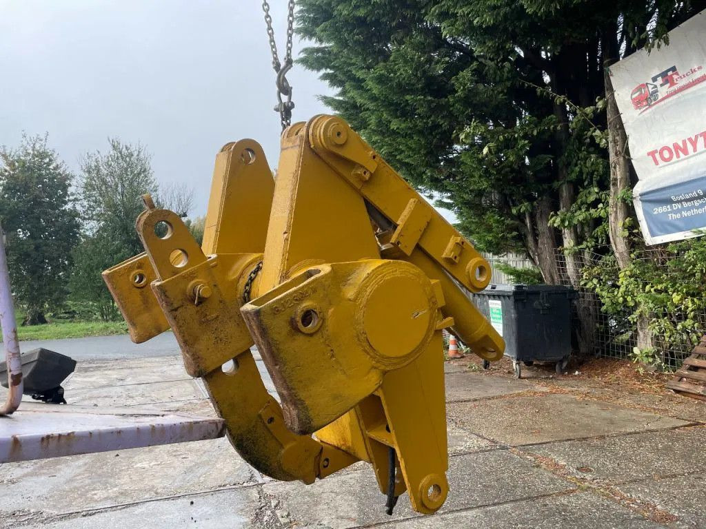 CAT Caterpillar Ripper compatible with D7R and D7H R CAT Ripper compatible with D7R and D7H Ripper compat - Irdinātājs - Celtniecības tehnika: foto 3 CAT Caterpillar Ripper compatible with D7R and D7H R CAT Ripper compatible with D7R and D7H Ripper compat - Irdinātājs - Celtniecības tehnika: foto 3
