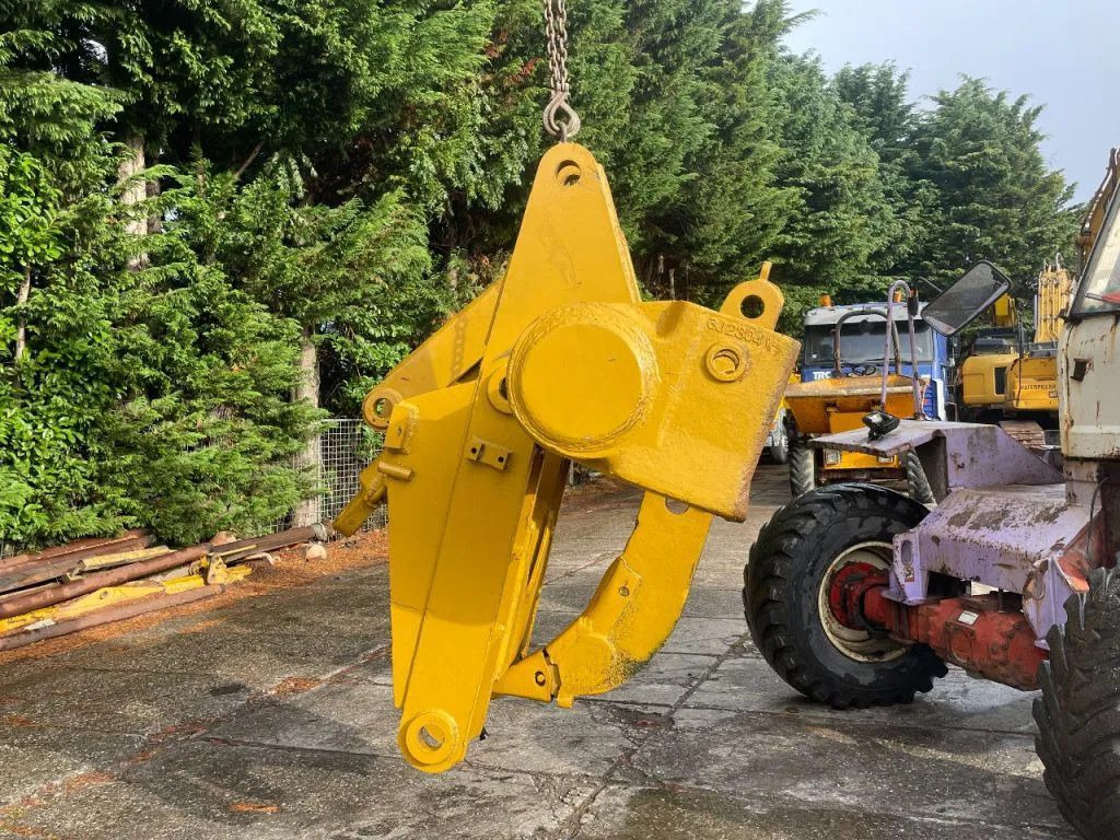 CAT Caterpillar Ripper compatible with D7R and D7H R CAT Ripper compatible with D7R and D7H Ripper compat - Irdinātājs - Celtniecības tehnika: foto 2 CAT Caterpillar Ripper compatible with D7R and D7H R CAT Ripper compatible with D7R and D7H Ripper compat - Irdinātājs - Celtniecības tehnika: foto 2