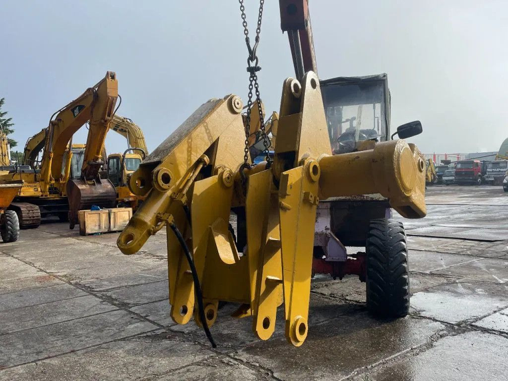 CAT Caterpillar Ripper compatible with D7R and D7H R CAT Ripper compatible with D7R and D7H Ripper compat - Irdinātājs - Celtniecības tehnika: foto 4 CAT Caterpillar Ripper compatible with D7R and D7H R CAT Ripper compatible with D7R and D7H Ripper compat - Irdinātājs - Celtniecības tehnika: foto 4