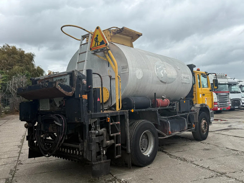 Renault G260 4X2 ACMAR Bitumen Sprayer 10.000L Spring/Spring Manual Gear - Kravas automašīna: foto 5 Renault G260 4X2 ACMAR Bitumen Sprayer 10.000L Spring/Spring Manual Gear - Kravas automašīna: foto 5
