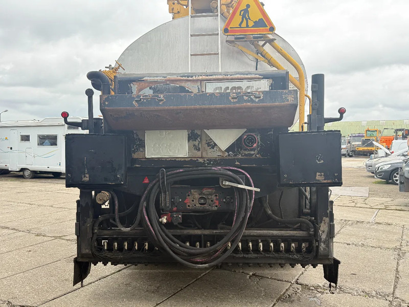 Renault G260 4X2 ACMAR Bitumen Sprayer 10.000L Spring/Spring Manual Gear - Kravas automašīna: foto 4 Renault G260 4X2 ACMAR Bitumen Sprayer 10.000L Spring/Spring Manual Gear - Kravas automašīna: foto 4