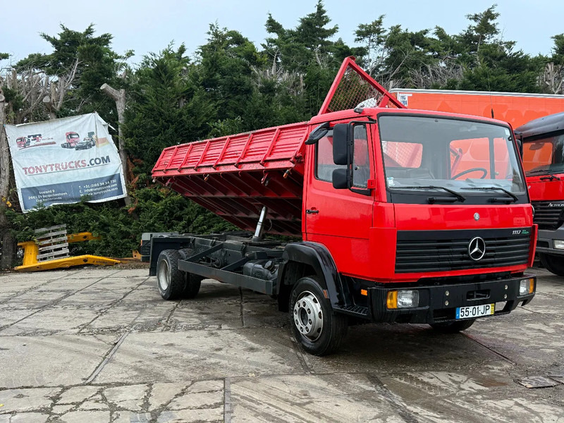 Mercedes-Benz 1117 4X2 Spring/Spring Tipper 6 Gear manual*New condition* - Kravas automašīna pašizgāzējs: foto 1 Mercedes-Benz 1117 4X2 Spring/Spring Tipper 6 Gear manual*New condition* - Kravas automašīna pašizgāzējs: foto 1