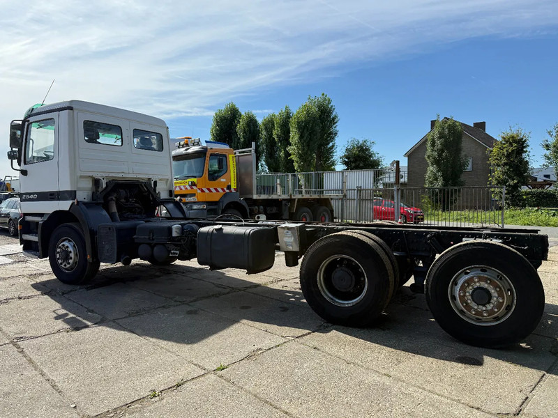 Mercedes-Benz ACTROS 2540 V6 6X2 Chassis Spring/Air EPS 3 Pedal - Šasija kravas automašīna: foto 4 Mercedes-Benz ACTROS 2540 V6 6X2 Chassis Spring/Air EPS 3 Pedal - Šasija kravas automašīna: foto 4