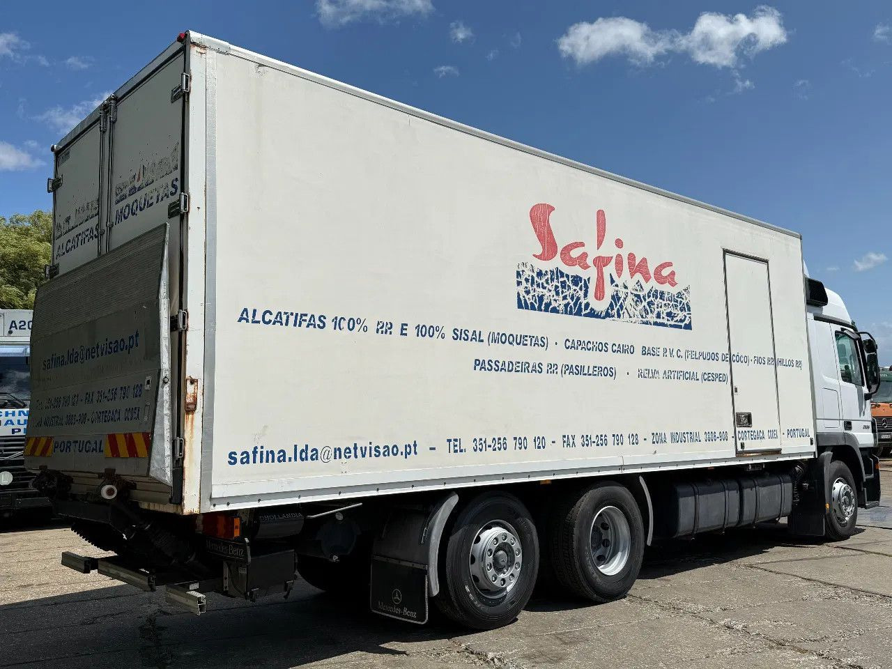 Mercedes-Benz Actros 2536 V6 6X2 Closed Box Spring/Air EPS Man - Kravas automašīna ar slēgto virsbūvi: foto 4 Mercedes-Benz Actros 2536 V6 6X2 Closed Box Spring/Air EPS Man - Kravas automašīna ar slēgto virsbūvi: foto 4