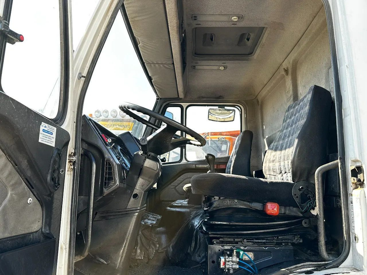 Kravas automašīna pašizgāzējs Mercedes-Benz SK 1733 V6 4X2 Tipper Spring/Spring EPS Manual G: foto 13