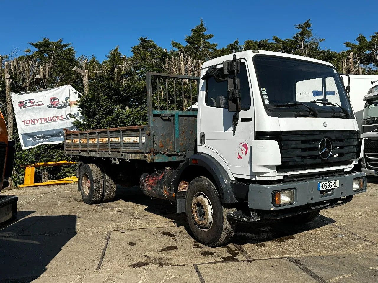 Kravas automašīna pašizgāzējs Mercedes-Benz SK 1733 V6 4X2 Tipper Spring/Spring EPS Manual G: foto 18