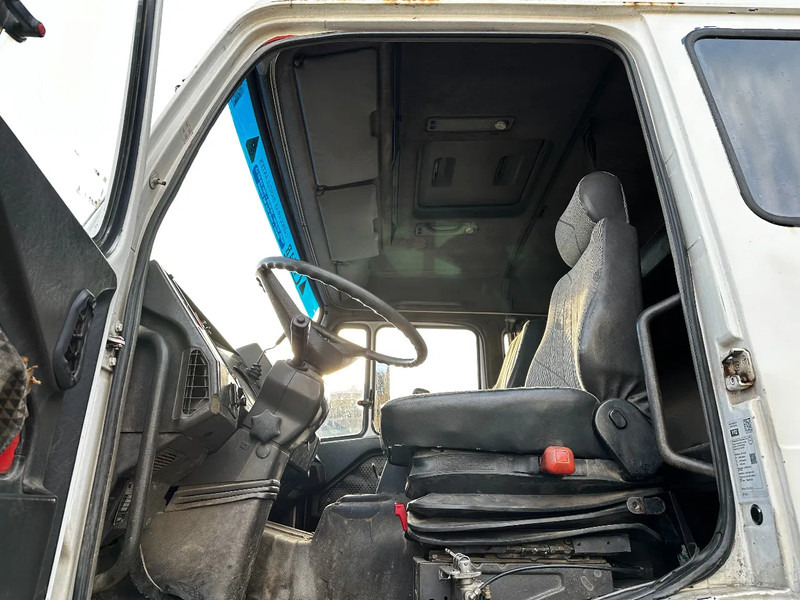 Mercedes-Benz SK 1935 V8 4X2 Tipper Spring/Spring AMCO V825 9T Crane - Kravas automašīna pašizgāzējs, Kravas auto ar manipulatoru: foto 5 Mercedes-Benz SK 1935 V8 4X2 Tipper Spring/Spring AMCO V825 9T Crane - Kravas automašīna pašizgāzējs, Kravas auto ar manipulatoru: foto 5