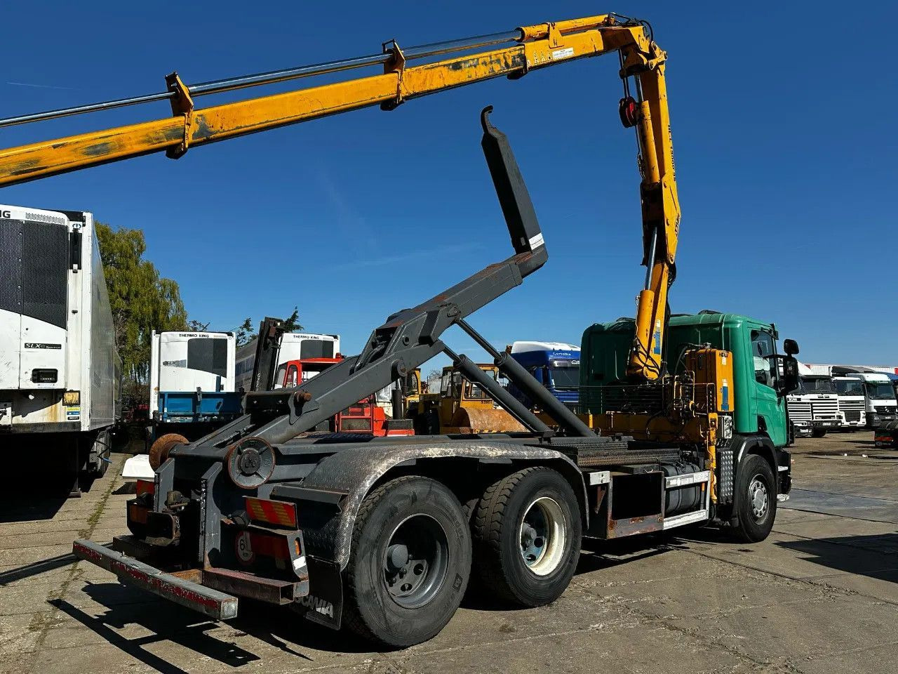 Scania P114-380 6X2 Ampirol + Heila 13000 5T Crane Manu - Konteineru vedējs/ Kravas automašīna ar noņemamā virsbūve: foto 5 Scania P114-380 6X2 Ampirol + Heila 13000 5T Crane Manu - Konteineru vedējs/ Kravas automašīna ar noņemamā virsbūve: foto 5