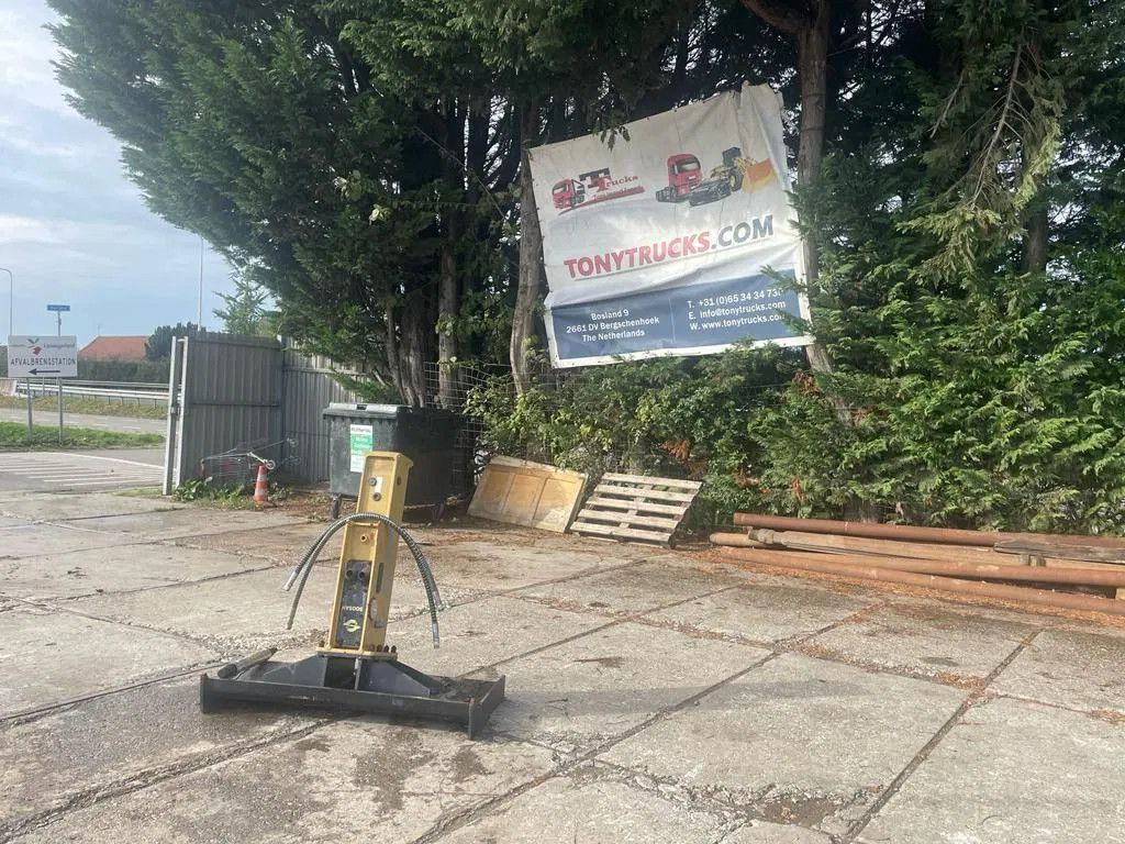 Soosan SB30 Hydraulic Breaker Skid steer Soosan SB30 Hydraulic Breaker Skid steer - Hidrauliskais āmurs - Celtniecības tehnika: foto 2 Soosan SB30 Hydraulic Breaker Skid steer Soosan SB30 Hydraulic Breaker Skid steer - Hidrauliskais āmurs - Celtniecības tehnika: foto 2