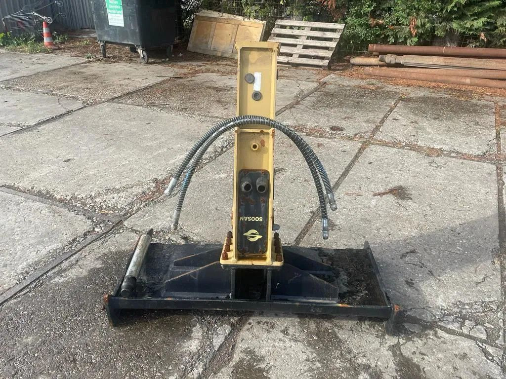 Soosan SB30 Hydraulic Breaker Skid steer Soosan SB30 Hydraulic Breaker Skid steer - Hidrauliskais āmurs - Celtniecības tehnika: foto 3 Soosan SB30 Hydraulic Breaker Skid steer Soosan SB30 Hydraulic Breaker Skid steer - Hidrauliskais āmurs - Celtniecības tehnika: foto 3