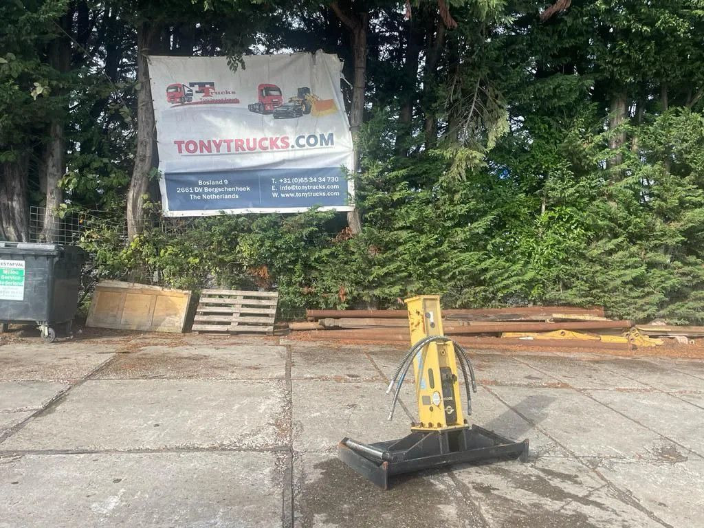 Soosan SB30 Hydraulic Breaker Skid steer Soosan SB30 Hydraulic Breaker Skid steer - Hidrauliskais āmurs - Celtniecības tehnika: foto 1 Soosan SB30 Hydraulic Breaker Skid steer Soosan SB30 Hydraulic Breaker Skid steer - Hidrauliskais āmurs - Celtniecības tehnika: foto 1