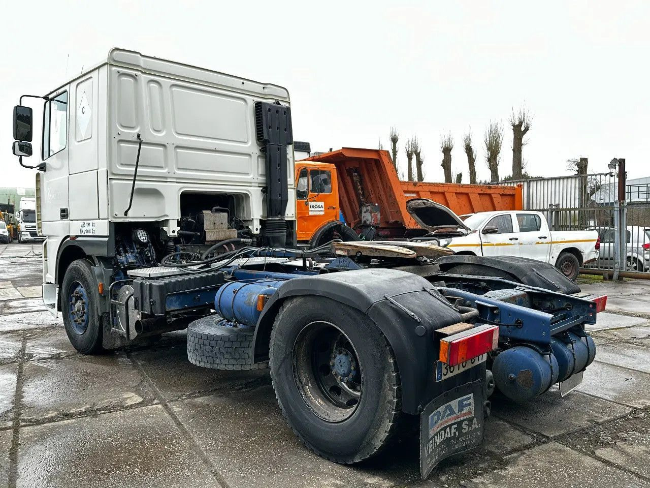 DAF XF 95.380 4X2 Tractor-unit Spring/Air ZF Manual DAF XF 95.380 4X2 Tractor-unit Spring/Air ZF Manual - Vilcējs: foto 3 DAF XF 95.380 4X2 Tractor-unit Spring/Air ZF Manual DAF XF 95.380 4X2 Tractor-unit Spring/Air ZF Manual - Vilcējs: foto 3