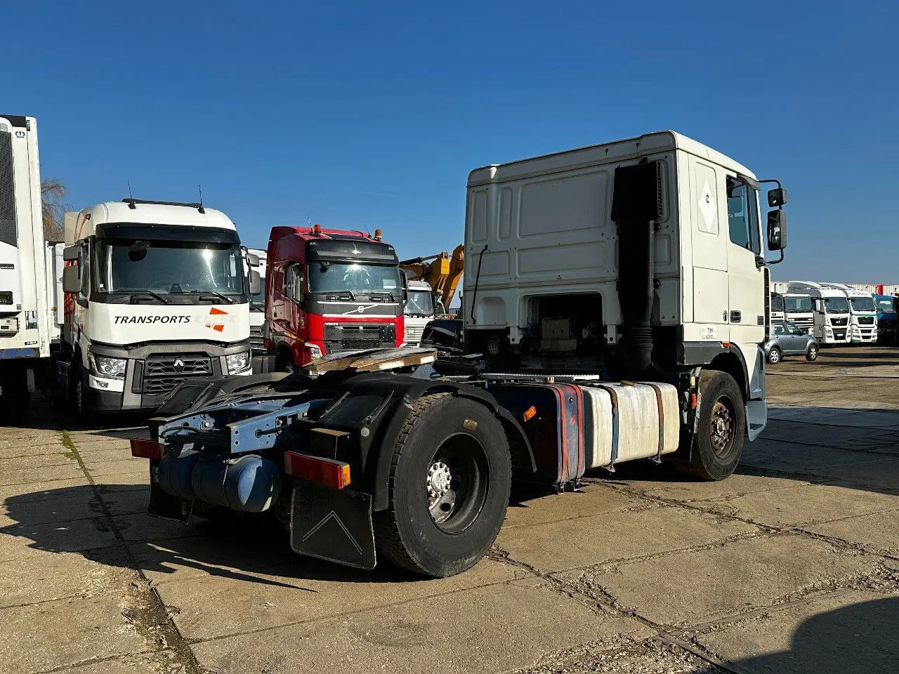 DAF XF 95.380 4X2 Tractor-unit Spring/Air ZF Manual DAF XF 95.380 4X2 Tractor-unit Spring/Air ZF Manual - Vilcējs: foto 4 DAF XF 95.380 4X2 Tractor-unit Spring/Air ZF Manual DAF XF 95.380 4X2 Tractor-unit Spring/Air ZF Manual - Vilcējs: foto 4