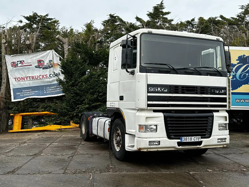 DAF XF 95.380 4X2 Tractor-unit Spring/Air ZF Manual Euro2 PTO - Vilcējs: foto 1 DAF XF 95.380 4X2 Tractor-unit Spring/Air ZF Manual Euro2 PTO - Vilcējs: foto 1