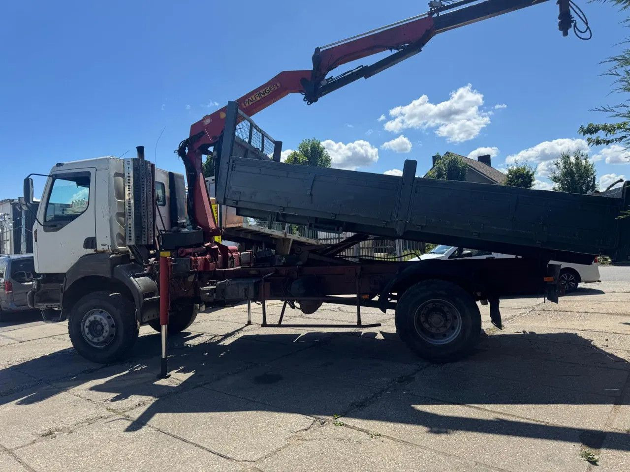 Renault Kerax 340 4X2 Tipper+Crane Spring/Spring Euro2 M - Vilcējs: foto 4 Renault Kerax 340 4X2 Tipper+Crane Spring/Spring Euro2 M - Vilcējs: foto 4