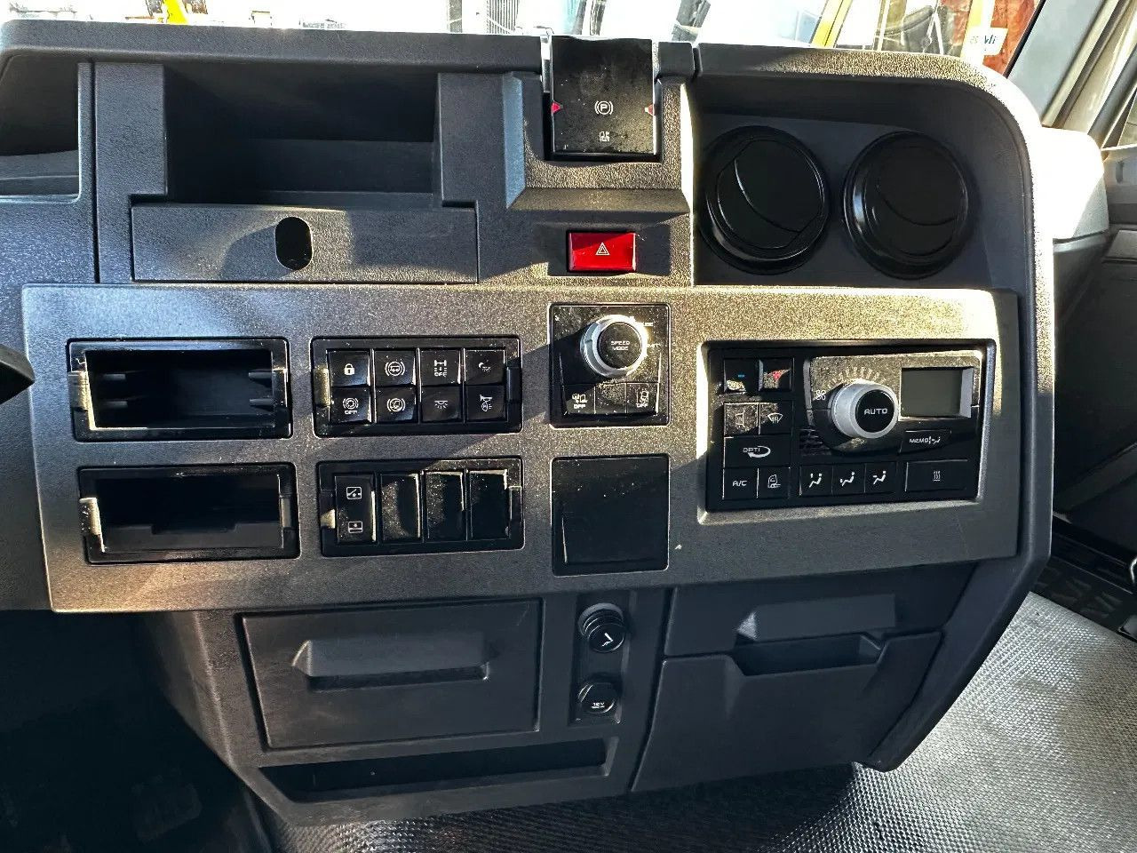 Vilcējs Renault T460 4X2 Tractor-unit Spring/Air PROD2019 Retard: foto 16