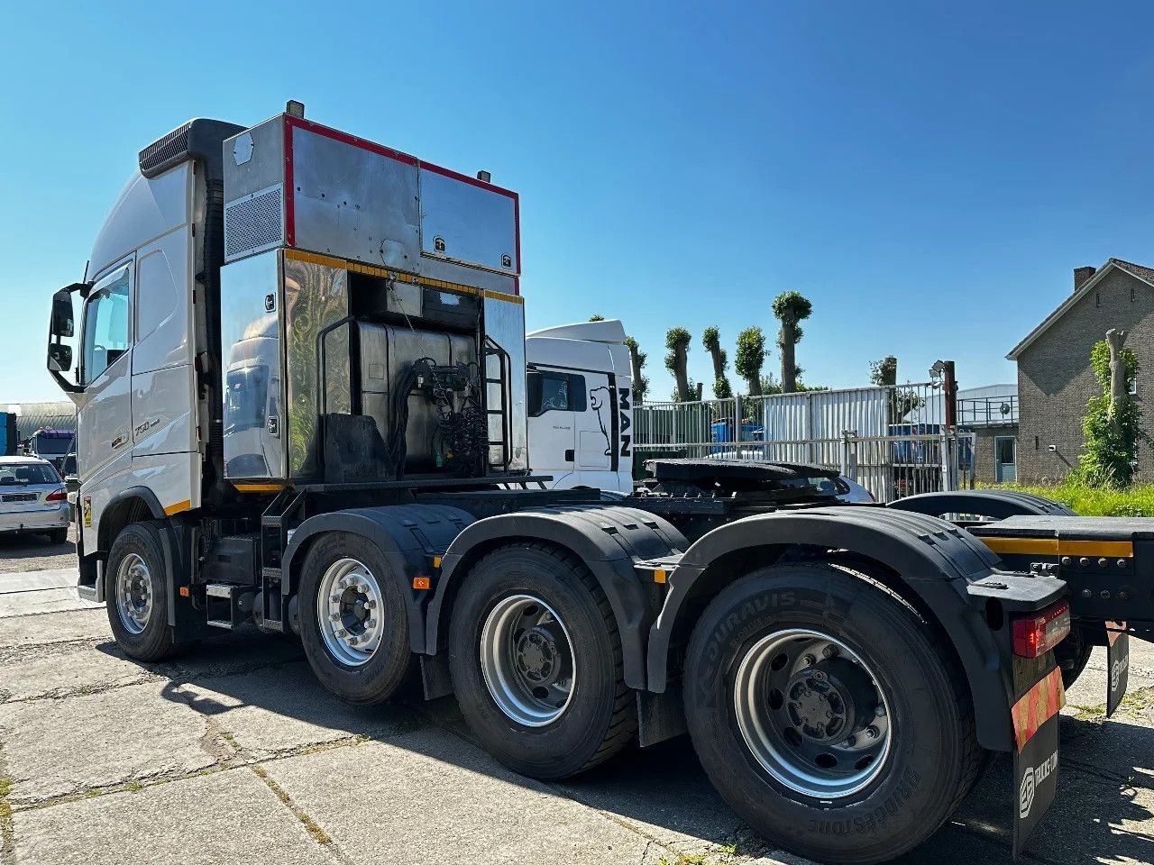 Volvo FH 16.750 8X4 Tractor-unit Push-pull 180T Retard Volvo FH 16.750 8X4 Tractor-unit Push-pull 180T Retard - Vilcējs: foto 3 Volvo FH 16.750 8X4 Tractor-unit Push-pull 180T Retard Volvo FH 16.750 8X4 Tractor-unit Push-pull 180T Retard - Vilcējs: foto 3