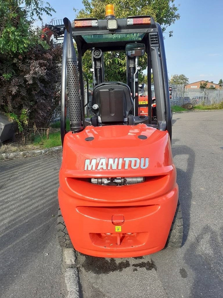 Manitou MI 25 D - Dīzeļiekrāvējs: foto 4 Manitou MI 25 D - Dīzeļiekrāvējs: foto 4