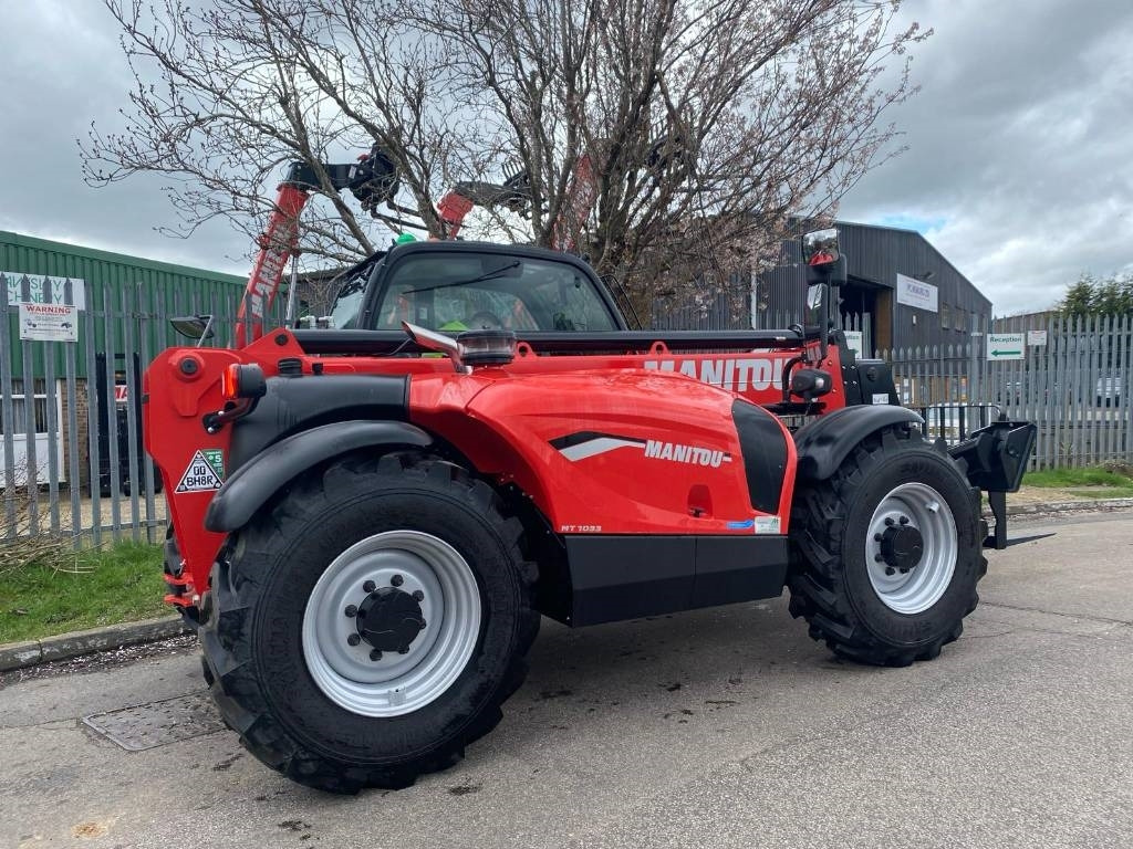 Manitou MT 1033 - Teleskopiskais iekrāvējs: foto 1 Manitou MT 1033 - Teleskopiskais iekrāvējs: foto 1