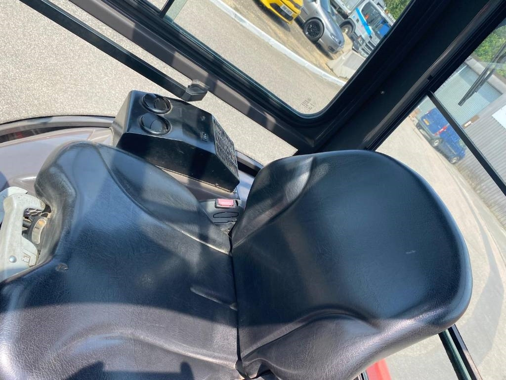 Dīzeļiekrāvējs Manitou Mi25D: foto 25 Dīzeļiekrāvējs Manitou Mi25D: foto 25