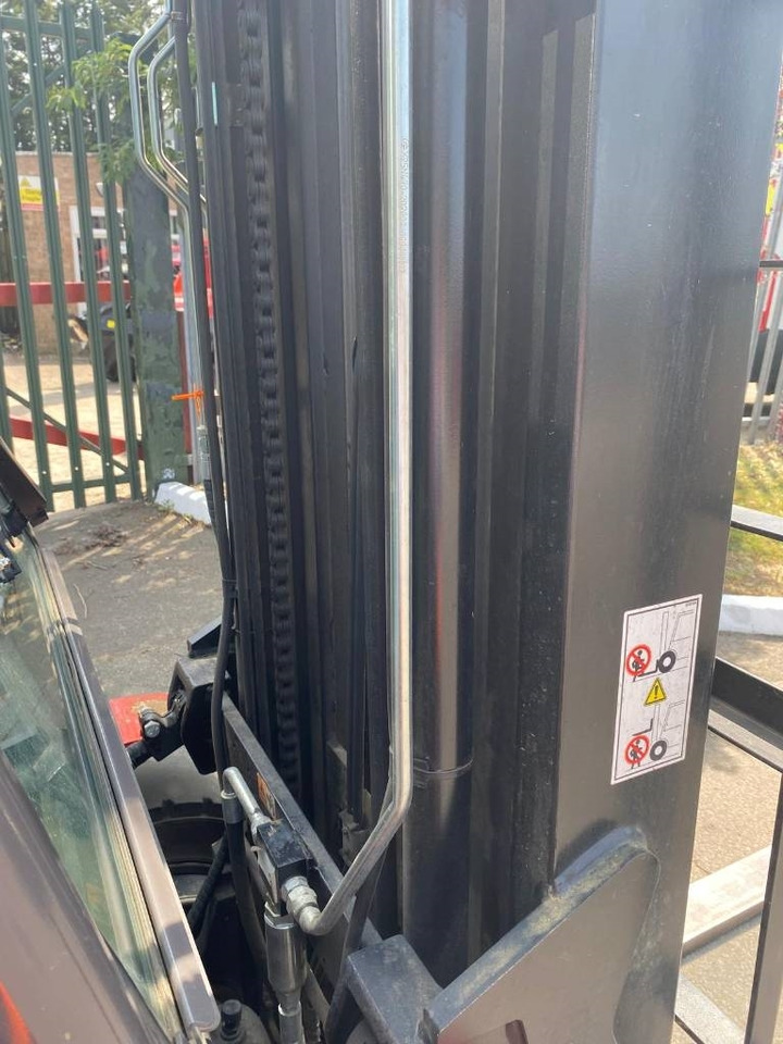 Dīzeļiekrāvējs Manitou Mi25D: foto 28 Dīzeļiekrāvējs Manitou Mi25D: foto 28