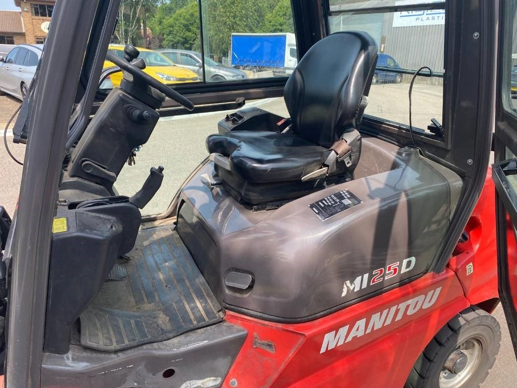 Dīzeļiekrāvējs Manitou Mi25D: foto 18