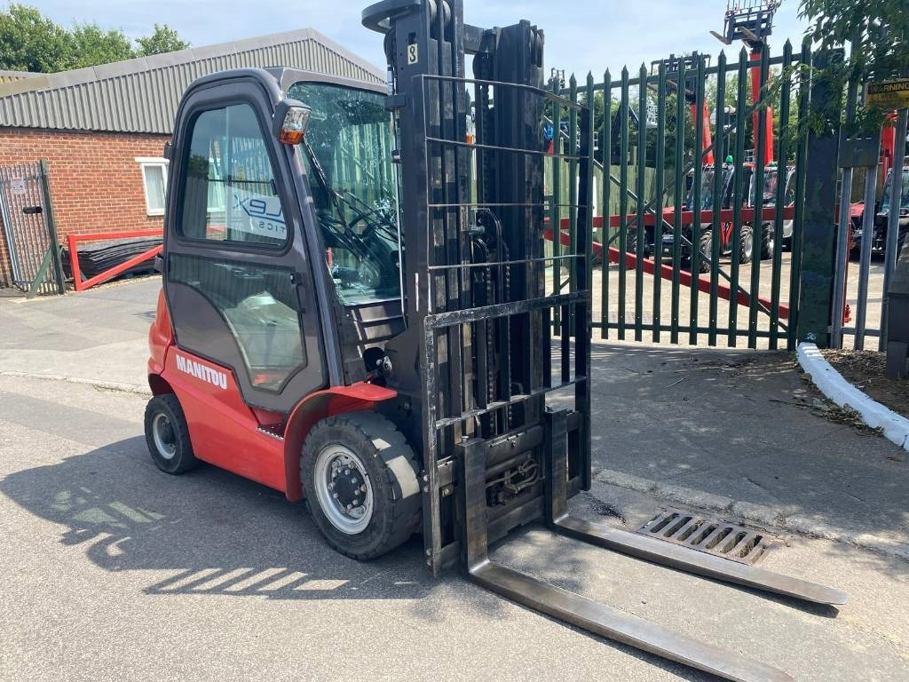 Dīzeļiekrāvējs Manitou Mi25D: foto 16 Dīzeļiekrāvējs Manitou Mi25D: foto 16