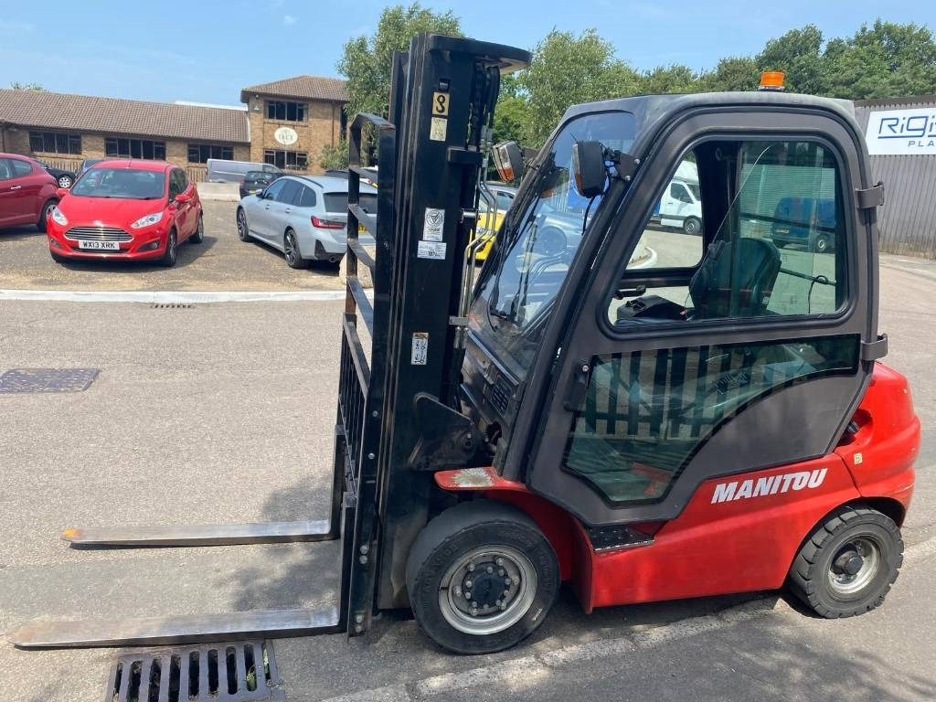 Dīzeļiekrāvējs Manitou Mi25D: foto 9
