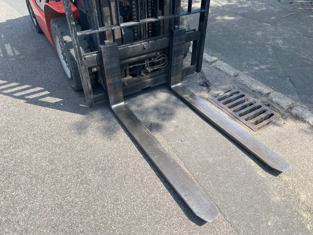 Manitou Mi25D - Dīzeļiekrāvējs: foto 4 Manitou Mi25D - Dīzeļiekrāvējs: foto 4