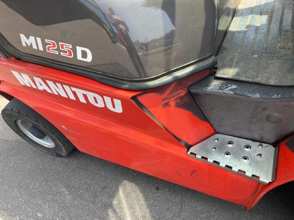 Dīzeļiekrāvējs Manitou Mi25D: foto 22