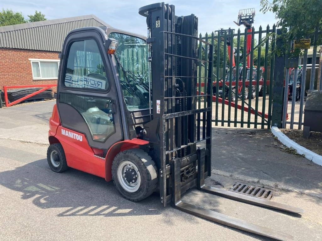 Manitou Mi25D - Dīzeļiekrāvējs: foto 2 Manitou Mi25D - Dīzeļiekrāvējs: foto 2