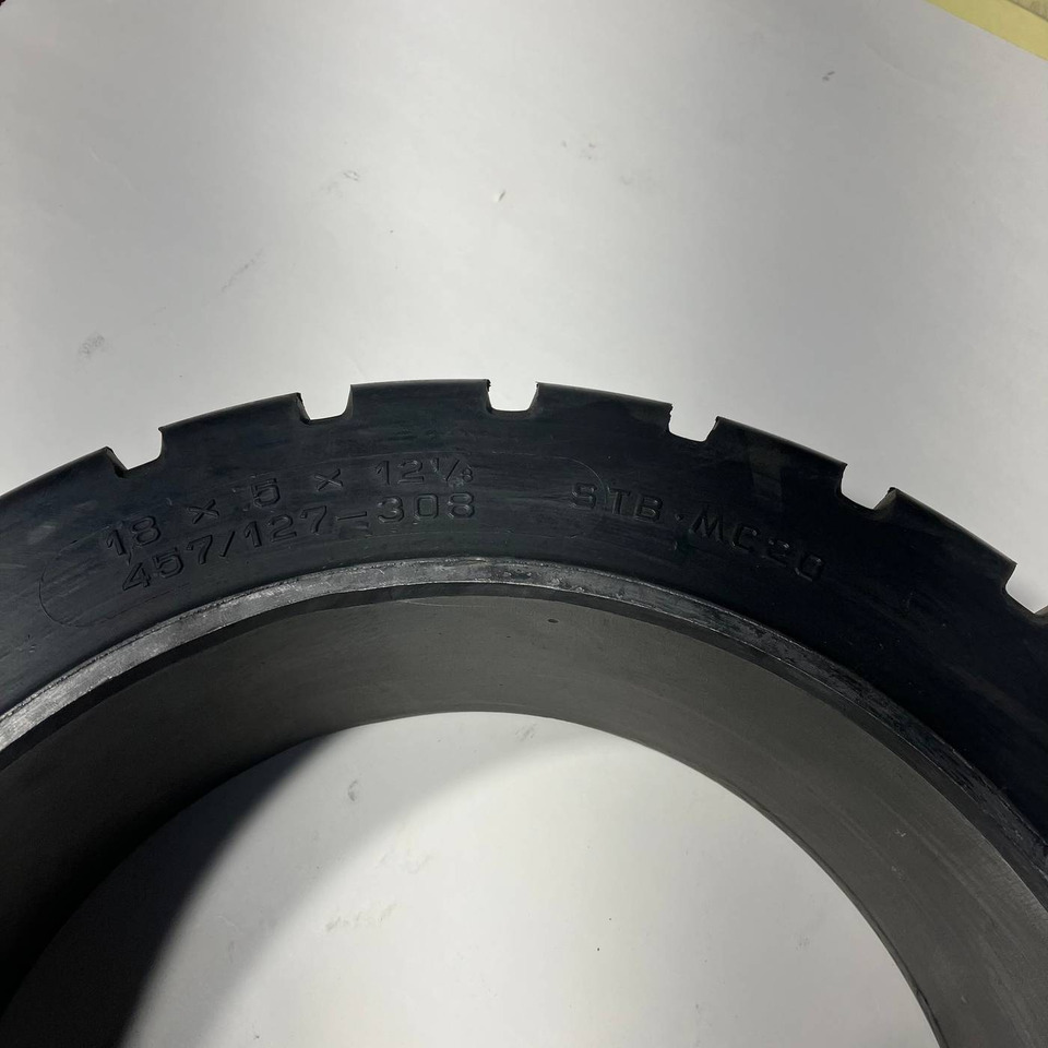 2X Conti 18x5x12 1/8 tyres - Riepa - Iekraušanas tehnika: foto 4 2X Conti 18x5x12 1/8 tyres - Riepa - Iekraušanas tehnika: foto 4