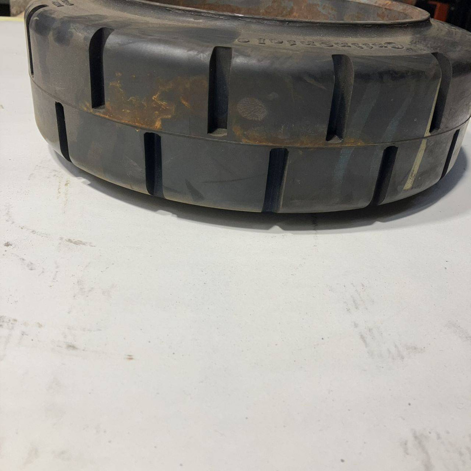 2X Continental 300-100-203 grip tyres - Riepa - Iekraušanas tehnika: foto 3 2X Continental 300-100-203 grip tyres - Riepa - Iekraušanas tehnika: foto 3