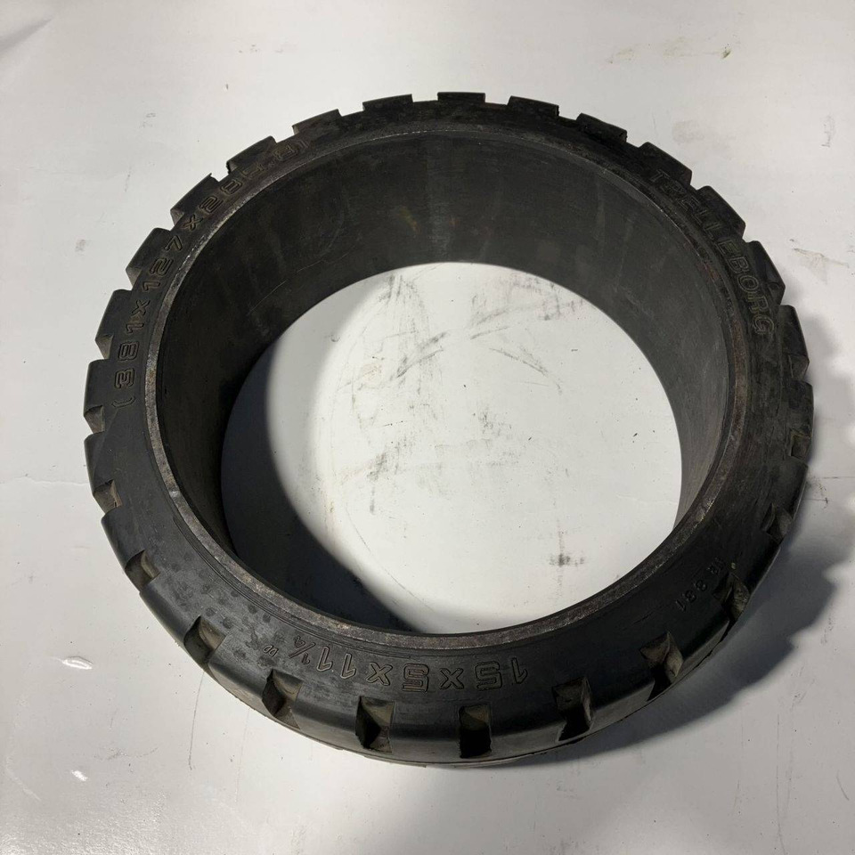 2X trelleborg 15x5x11 1/4 tyres - Riepa - Iekraušanas tehnika: foto 1 2X trelleborg 15x5x11 1/4 tyres - Riepa - Iekraušanas tehnika: foto 1