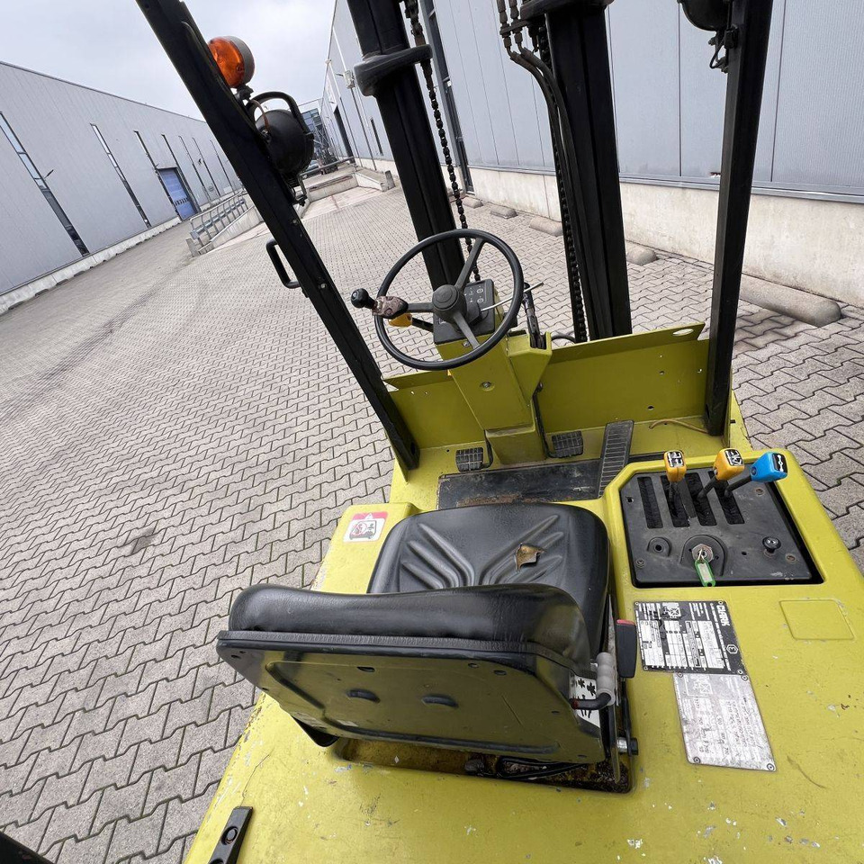 Clark GPM30 - Gāzes iekrāvējs: foto 3 Clark GPM30 - Gāzes iekrāvējs: foto 3