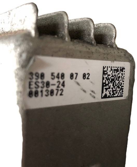 ES30-24 Steering motor - Stūres iekārta - Iekraušanas tehnika: foto 4 ES30-24 Steering motor - Stūres iekārta - Iekraušanas tehnika: foto 4
