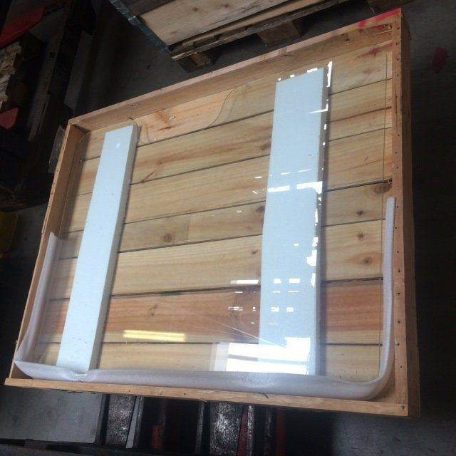 Glass front for Caterpillar / Mitsubishi - Logs un rezerves daļas - Iekraušanas tehnika: foto 1 Glass front for Caterpillar / Mitsubishi - Logs un rezerves daļas - Iekraušanas tehnika: foto 1