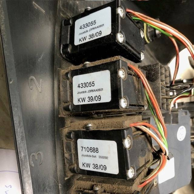 Joystick control panel for Still - Elektrosistēma - Iekraušanas tehnika: foto 4 Joystick control panel for Still - Elektrosistēma - Iekraušanas tehnika: foto 4