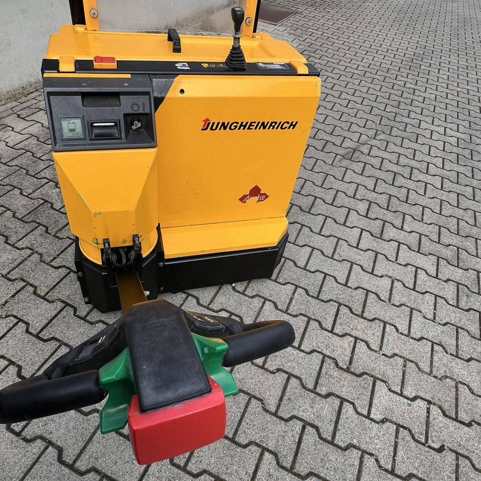 Jungheinrich EJC-Z16 - Krautņotājs: foto 4 Jungheinrich EJC-Z16 - Krautņotājs: foto 4