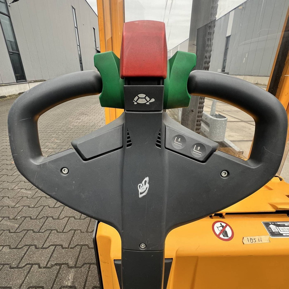 Jungheinrich EJC112 - Krautņotājs: foto 5 Jungheinrich EJC112 - Krautņotājs: foto 5