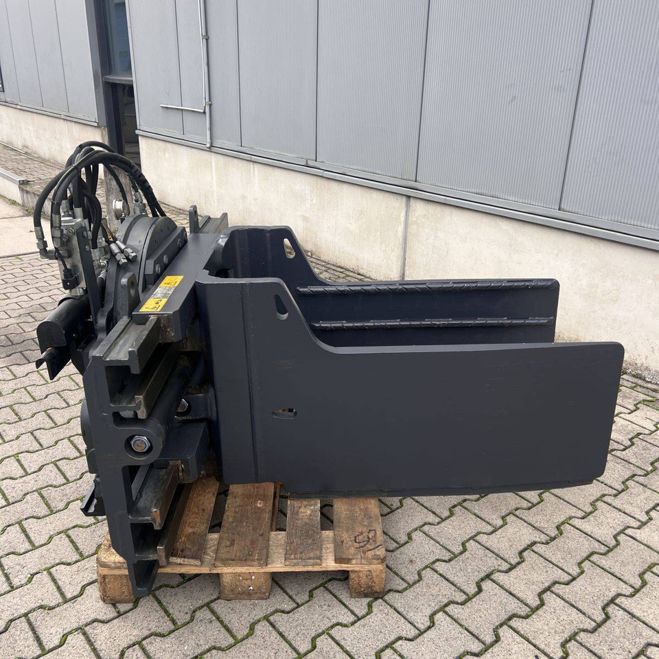 Kaup rotating baleclamp 4.8T493 - Satvērējs: foto 2 Kaup rotating baleclamp 4.8T493 - Satvērējs: foto 2