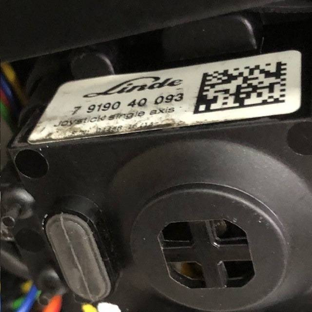 Levers Hydraulic Control for Linde - Elektrosistēma - Iekraušanas tehnika: foto 4 Levers Hydraulic Control for Linde - Elektrosistēma - Iekraušanas tehnika: foto 4