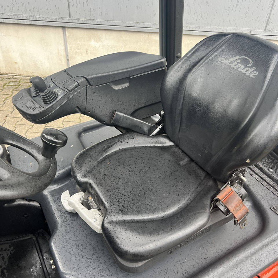 Linde E15 (386-02) EVO - Elektroiekrāvējs: foto 4 Linde E15 (386-02) EVO - Elektroiekrāvējs: foto 4