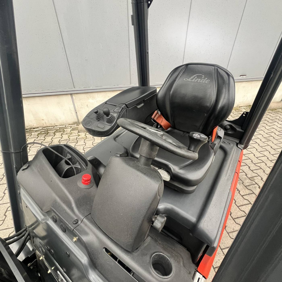 Linde E15 (386-02) EVO - Elektroiekrāvējs: foto 3 Linde E15 (386-02) EVO - Elektroiekrāvējs: foto 3