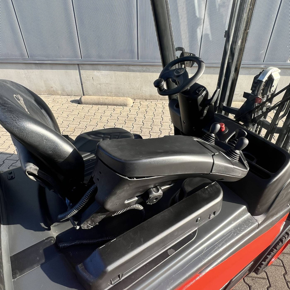 Linde E16P (386-02) EVO - Elektroiekrāvējs: foto 4 Linde E16P (386-02) EVO - Elektroiekrāvējs: foto 4